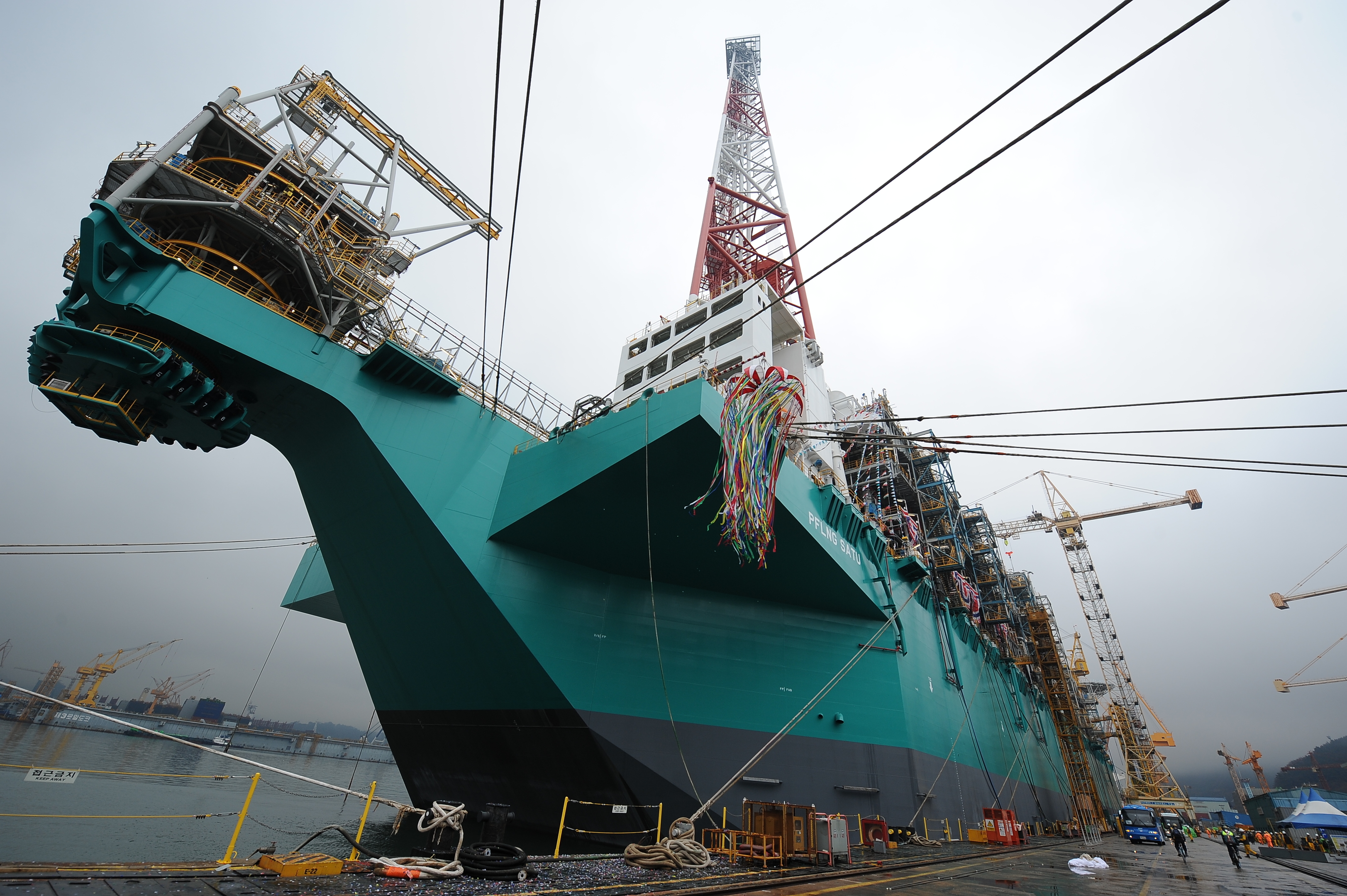 Petronas celebrates production start up on floating LNG facility - News ...