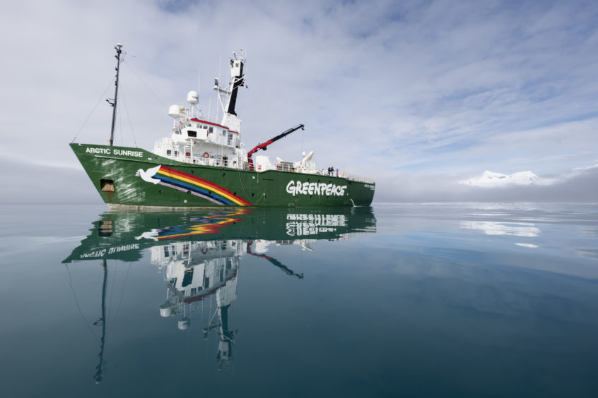 North Sea standoff 'over' between BP and Greenpeace - News ...