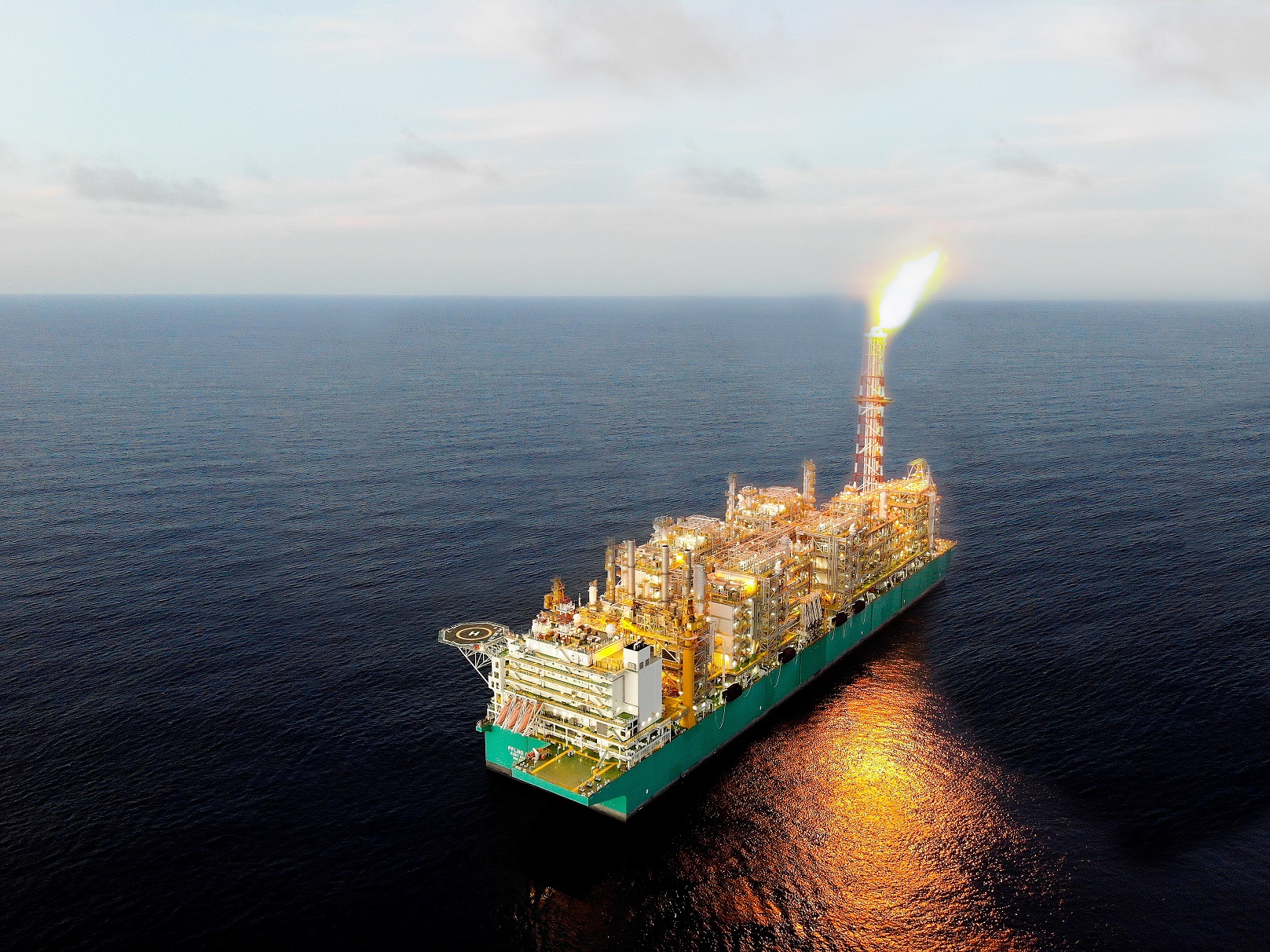 Petronas Seeks To Appease Conocophillips And Shell With 3bn Floating Lng Unit News For The Energy Sector