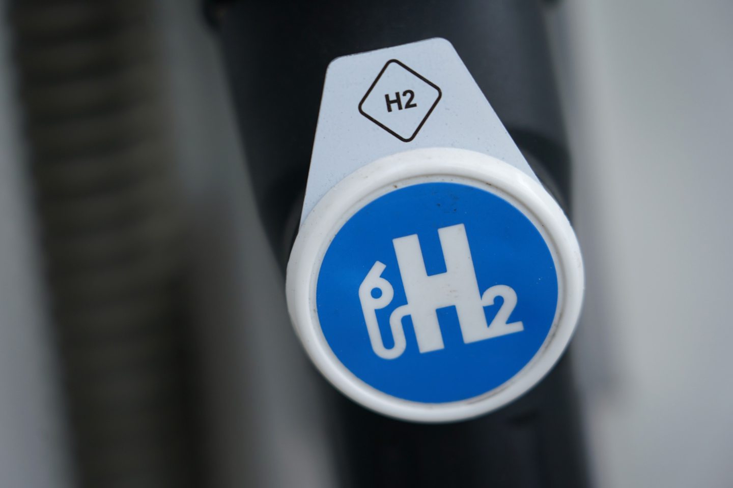 Balancing the Chicken and the Egg: Accelerating the Hydrogen Economy in the UK